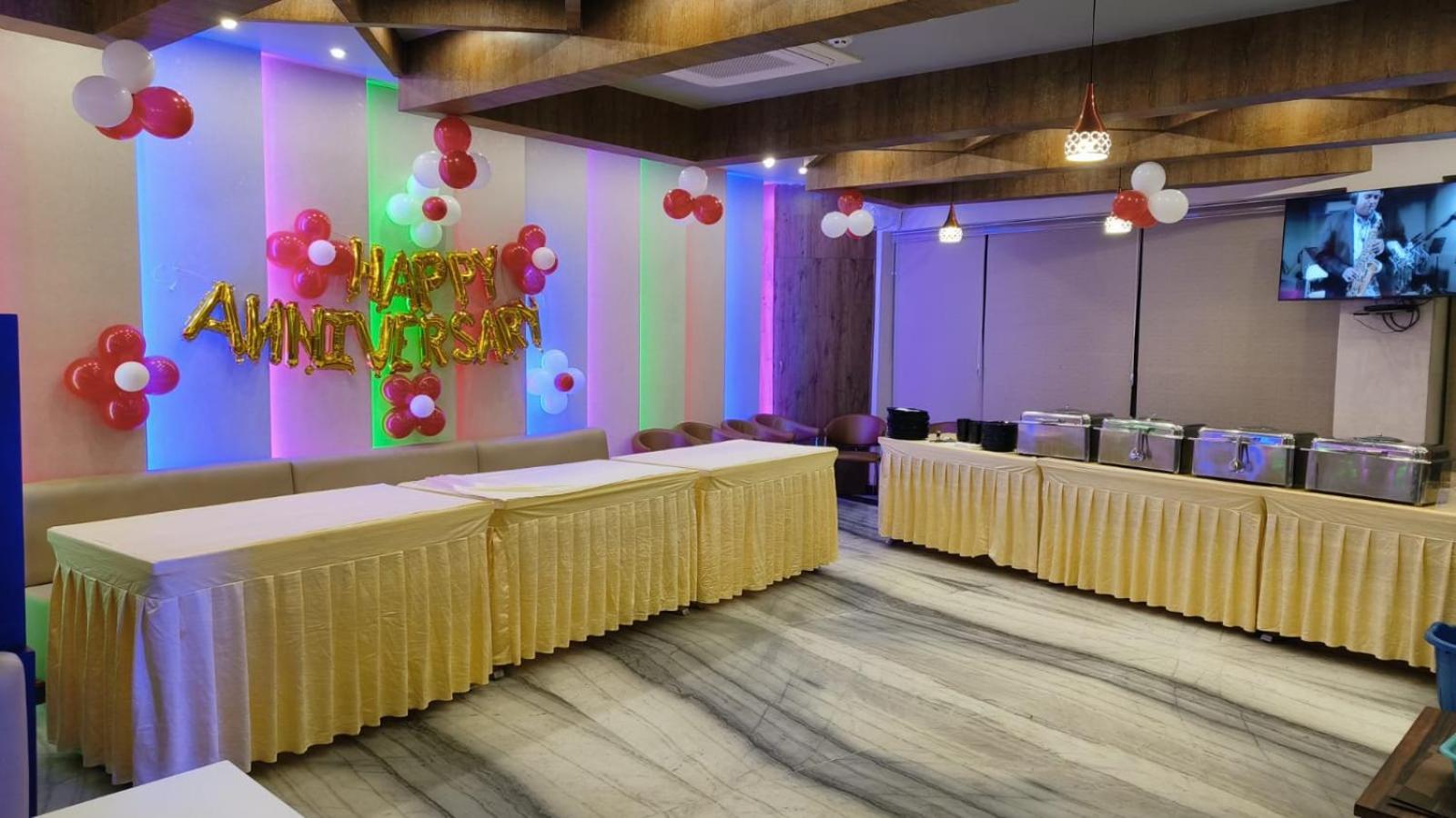 V Square Airport Hotel 러크나우 외부 사진