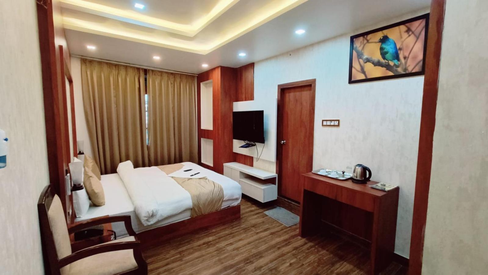 V Square Airport Hotel 러크나우 외부 사진